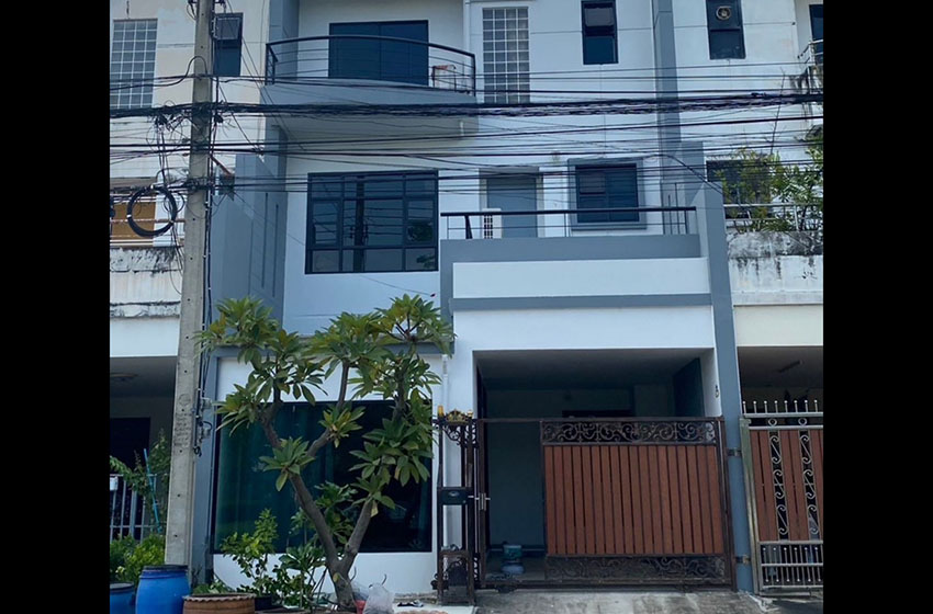 House with Shared Pool for rent in Sukhumvit